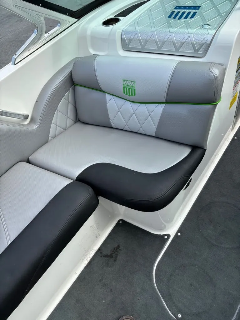 Slide: The Image of MasterCraft X30 2014 - 3