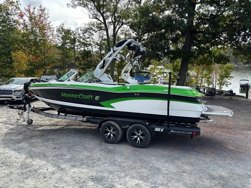 Slide: The Image of MasterCraft X30 2014 - 4