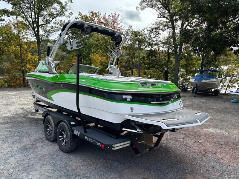 Slide: The Image of MasterCraft X30 2014 - 6