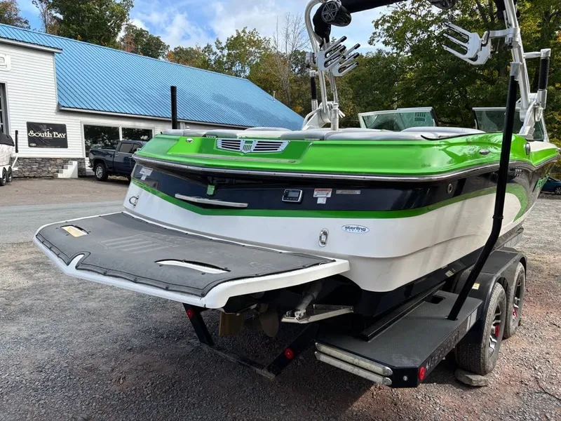 Slide: The Image of MasterCraft X30 2014 - 8