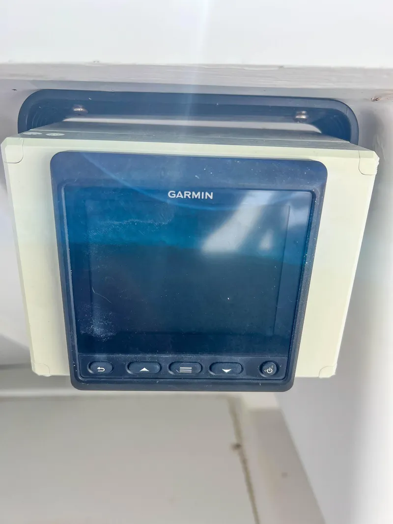 Slide: The Image of Garmin marine display on a 2000 Luhrs 400 Convertible boat. - 12