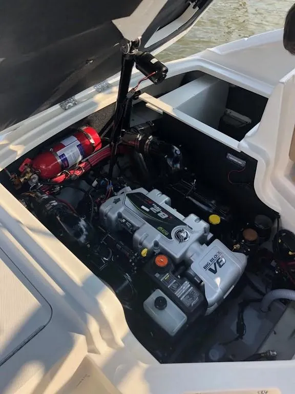 Slide: The Image of Engine compartment of a 2020 Sea Ray SLX 250 boat. - 8