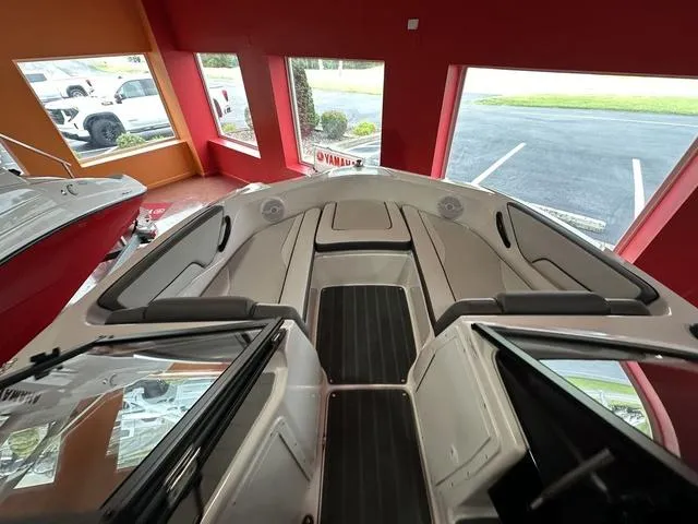 Slide: The Image of 2024 Yamaha Boats SX190 interior view in showroom. - 8