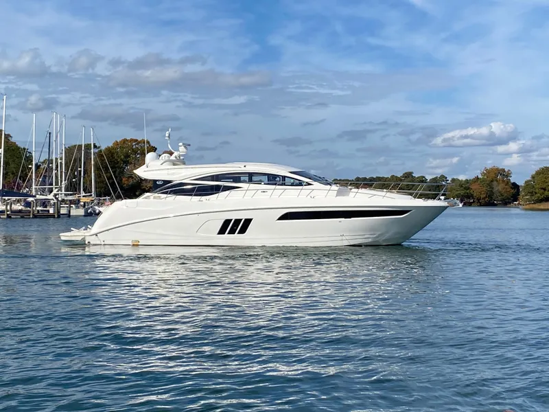 Slide: The Image of 2017 Sea Ray L590 - 4