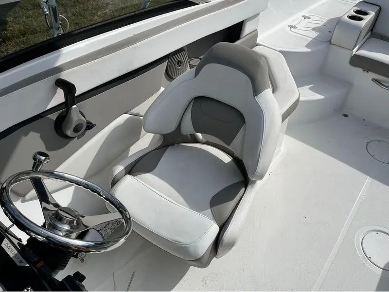 Slide: The Image of Four Winns HD 200 OB 2020 - 4