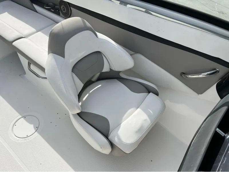 Slide: The Image of Four Winns HD 200 OB 2020 - 5