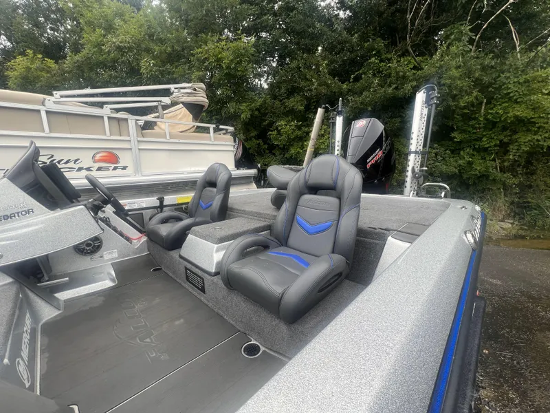 Slide: The Image of Falcon F21 Predator 2023 - 16