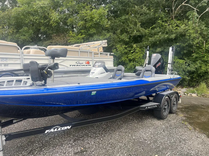 Slide: The Image of Falcon F21 Predator 2023 - 5