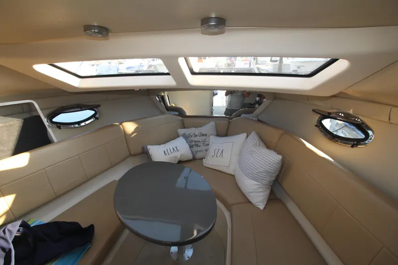 Slide: The Image of Regal 2565 Window Express 2007 - 15