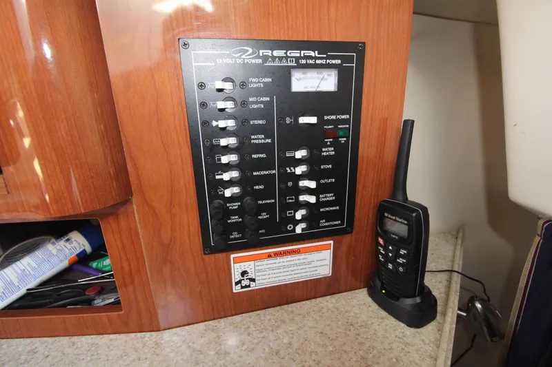 Slide: The Image of Regal 2565 Window Express 2007 - 22