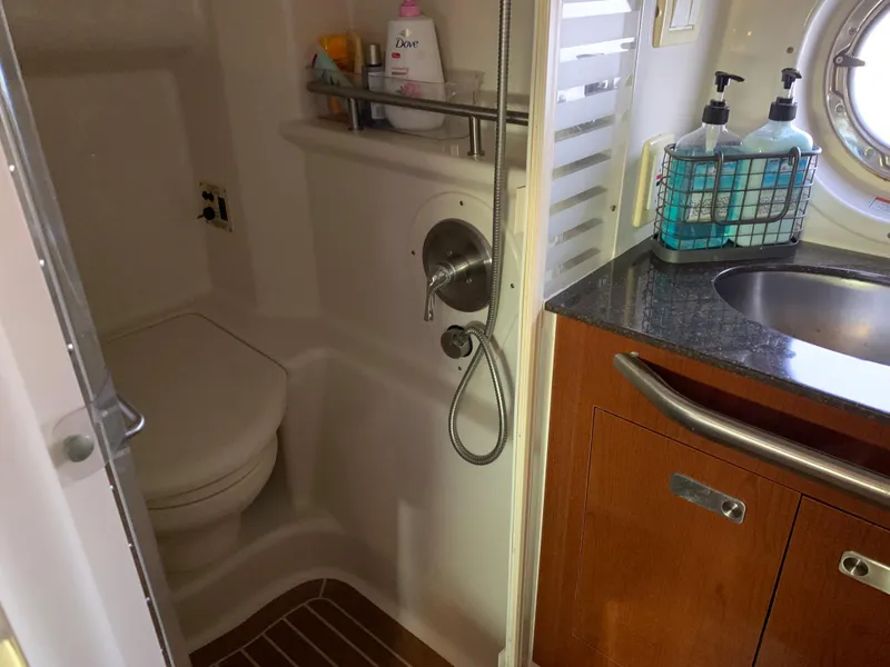 Slide: The Image of Bathroom of 2012 Sea Ray Sundancer 370 yacht. - 39