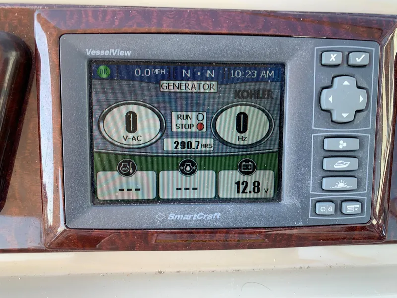 Slide: The Image of Sea Ray Sundancer 370 2012 - 52