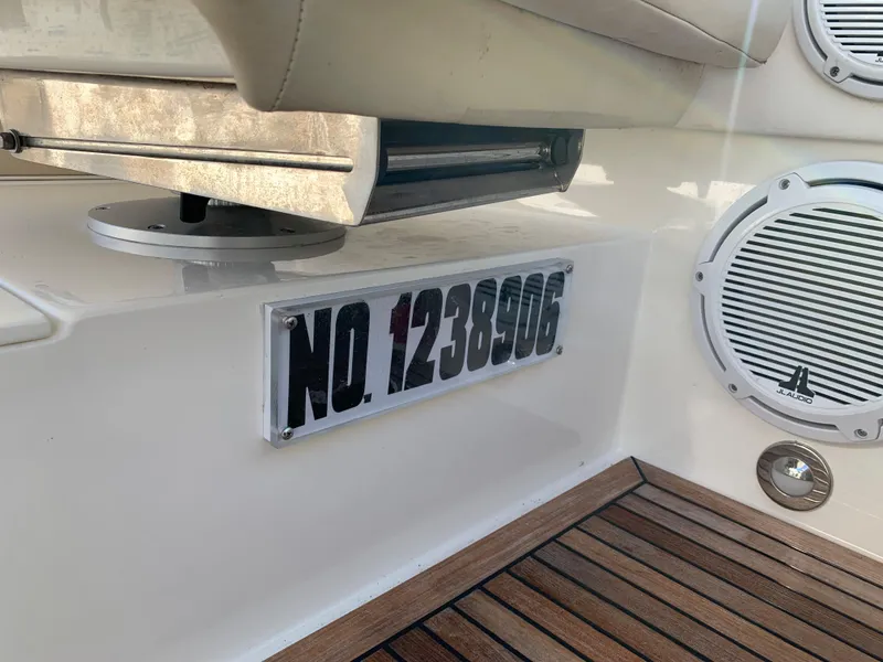 Slide: The Image of Sea Ray Sundancer 370 2012 - 55