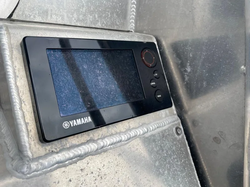 Slide: The Image of Yamaha display on 2010 Glacier Craft Custom Aluminum boat dashboard. - 15