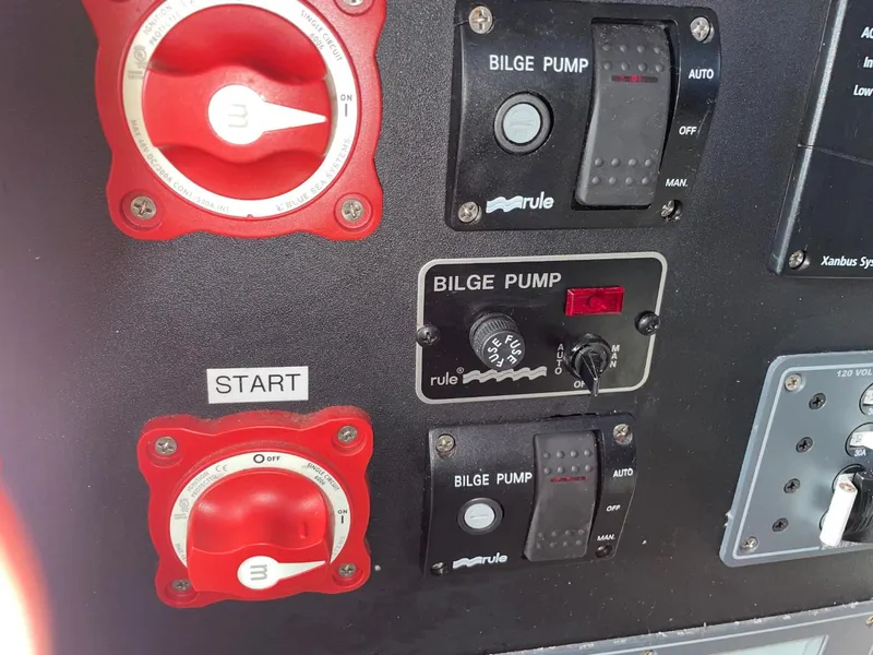 Slide: The Image of Glacier Craft Custom Aluminum 2010 - 72