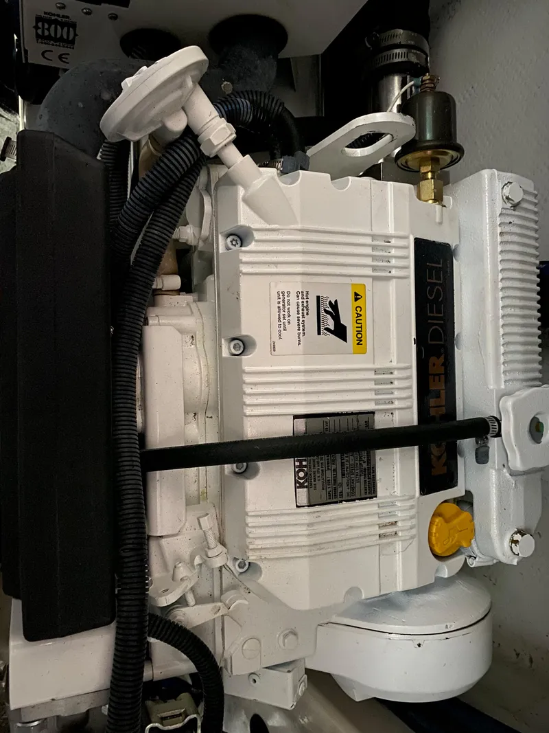 Slide: The Image of Cabo 40 Hardtop Express 2005 - 50