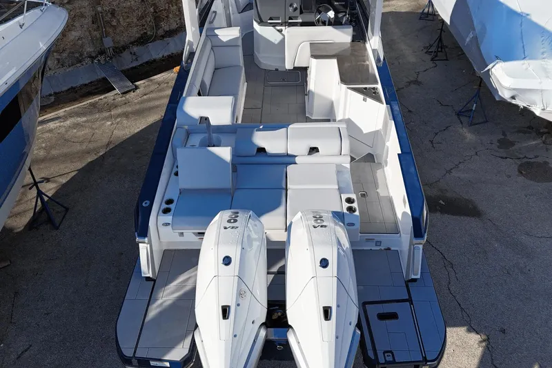 Slide: The Image of Aviara AV32 Outboard 2024 - 30