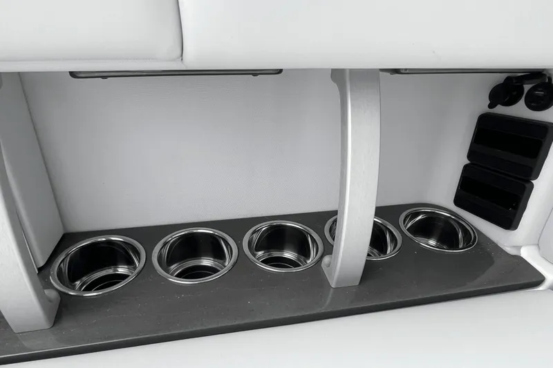 Slide: The Image of Aviara AV32 Outboard 2024 - 50