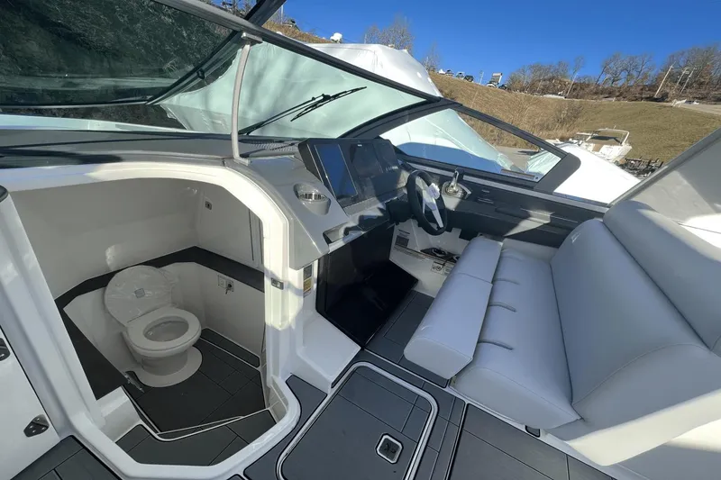 Slide: The Image of Aviara AV32 Outboard 2024 - 58