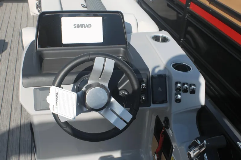 Slide: The Image of Harris Sunliner 250 2024 - 12