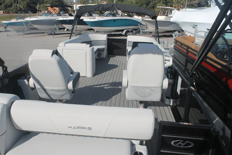 Slide: The Image of Harris Sunliner 250 2024 - 8