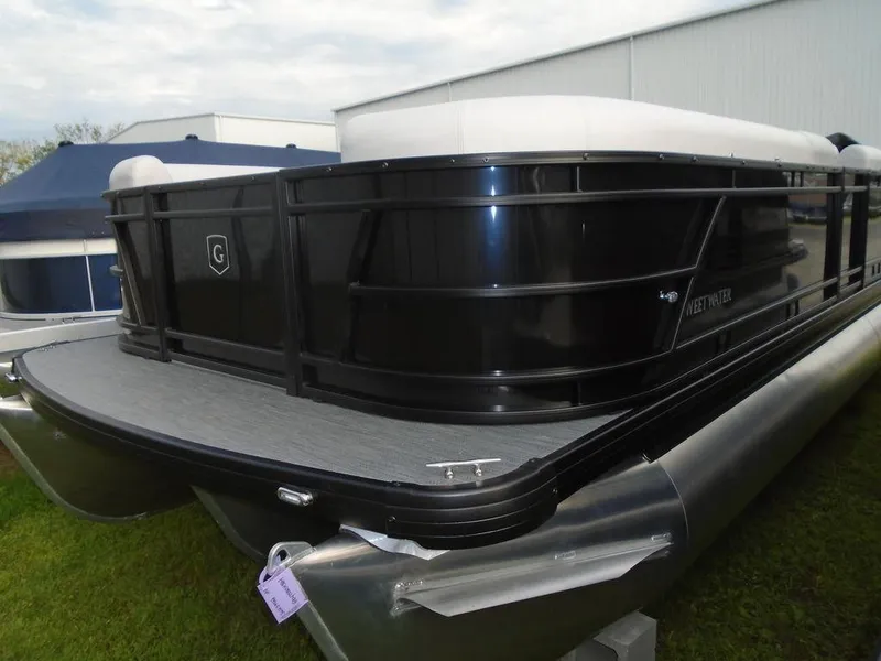 Slide: The Image of Godfrey Sweetwater 2486 SFL GTP 27 in. Center Tube Package 2024 - 20