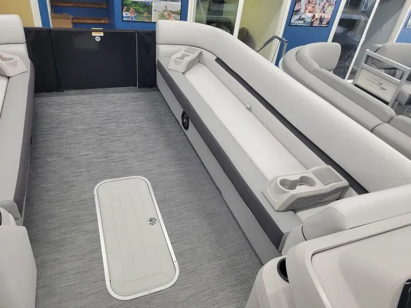 Slide: The Image of Godfrey Sweetwater 2486 SFL GTP 27 in. Center Tube Package 2024 - 6