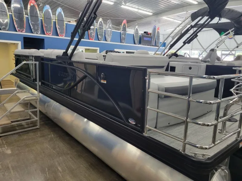 Slide: The Image of Godfrey Sweetwater 2486 SFL GTP 27 in. Center Tube Package 2024 - 7