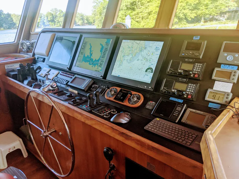 Slide: The Image of Pilothouse - 24