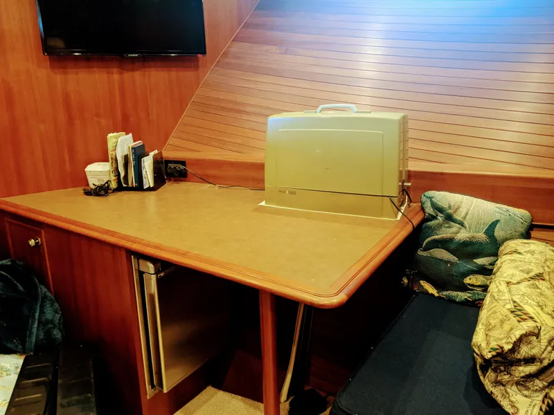 Slide: The Image of Crew - 32