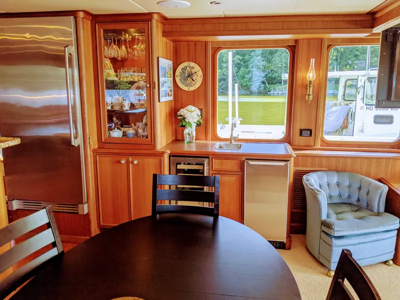 Slide: The Image of Dining/Wet Bar - 47