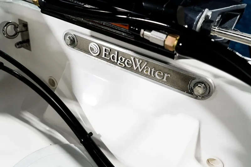 Slide: The Image of Edgewater 158CS 2024 - 16