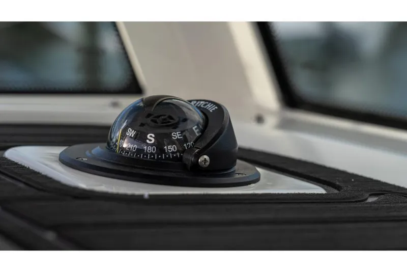 Slide: The Image of Boston Whaler 280 Dauntless 2024 - 64