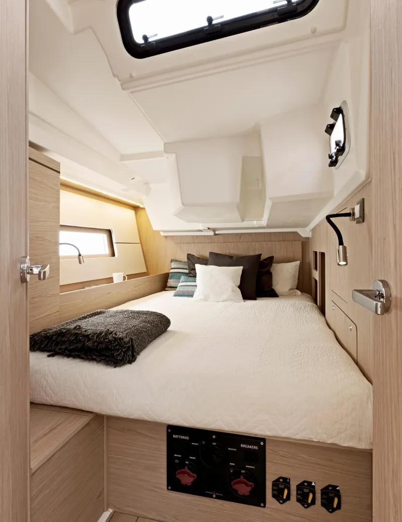 Slide: The Image of 2023 Beneteau Oceanis 46.1 - Aft cabin - 15