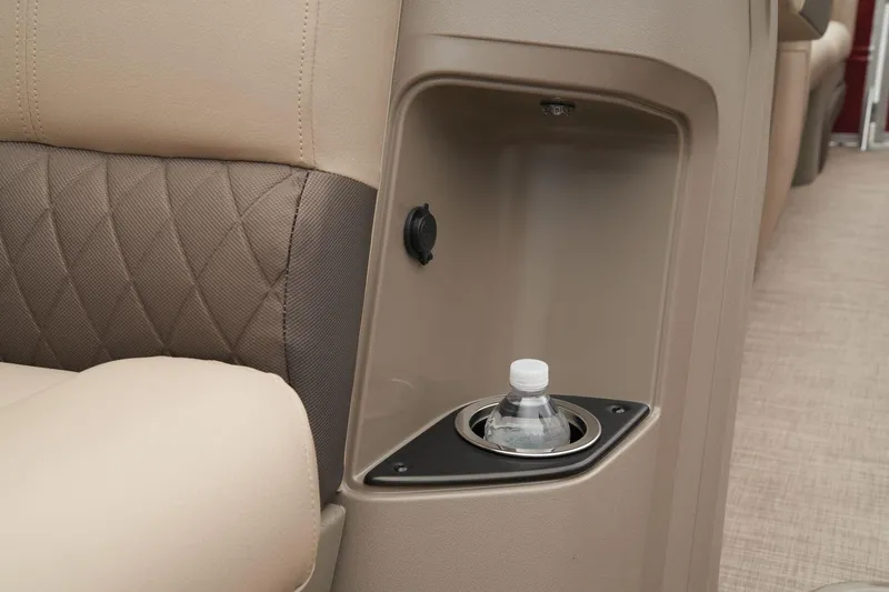 Slide: The Image of 2024 Sun Tracker Party Barge 22 XP3 beige and brown quilted seating. - 20