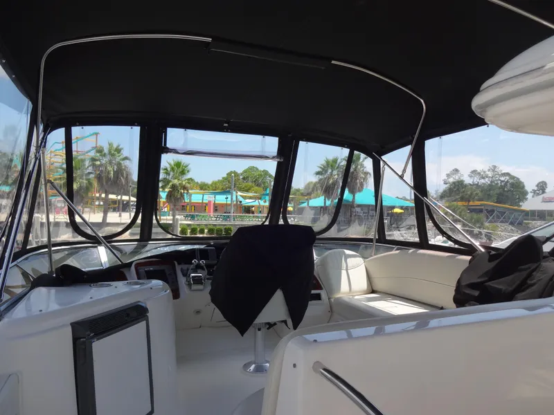 Slide: The Image of Interior of 2004 Meridian 408 Motoryacht with marina view. - 23