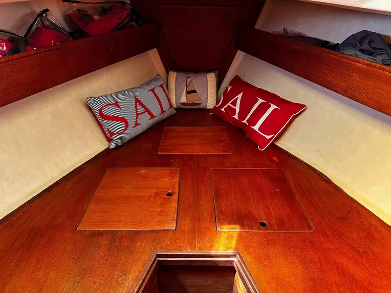 Slide: The Image of Sabre 28 Mk II 1978 - 18