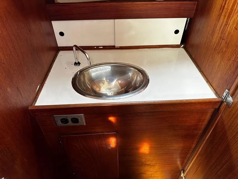 Slide: The Image of Sabre 28 Mk II 1978 - 24