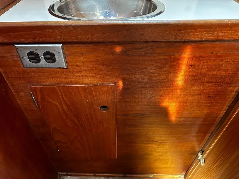 Slide: The Image of Sabre 28 Mk II 1978 - 26