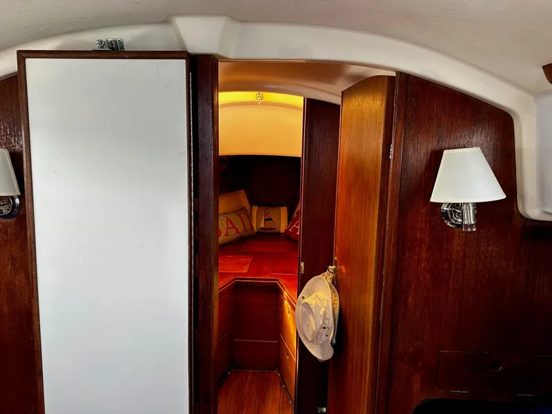 Slide: The Image of Sabre 28 Mk II 1978 - 27