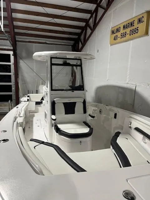 Slide: The Image of Tidewater 272 LFX 2024 - 4