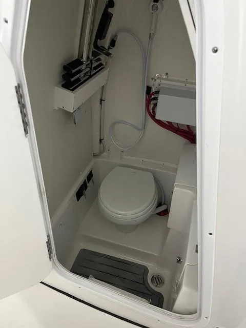 Slide: The Image of Tidewater 272 LFX 2024 - 8