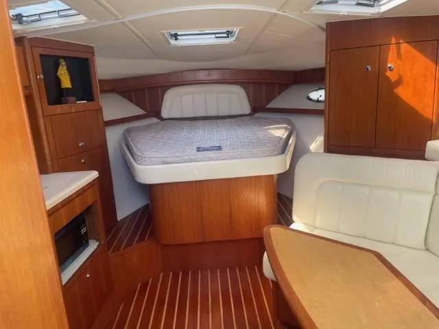 Slide: The Image of Salon - 11