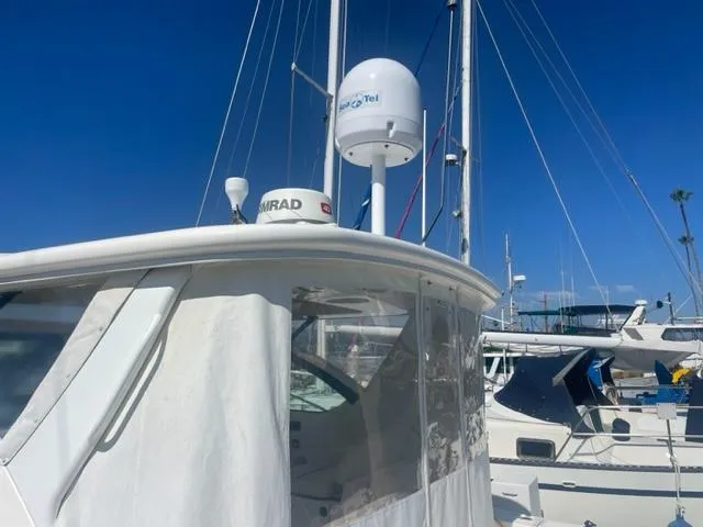 Slide: The Image of Hard Top w/Radar/Sat. TV - 4