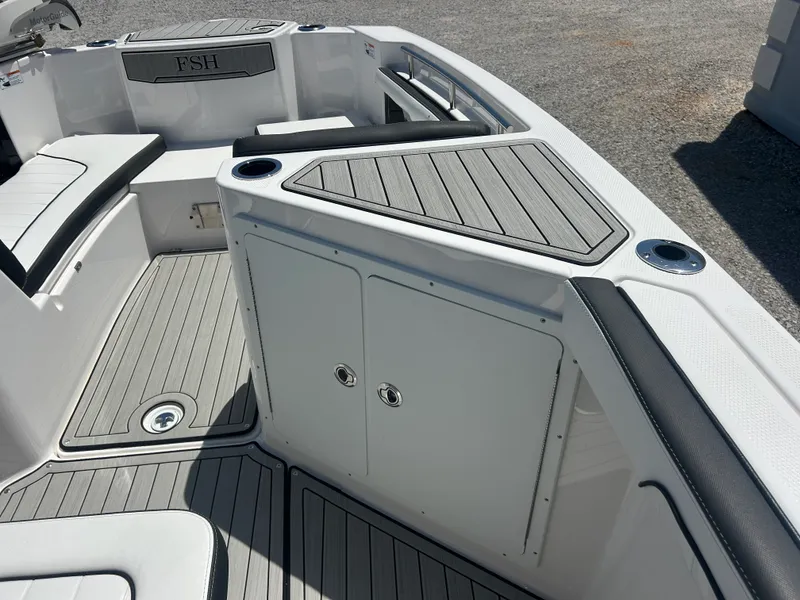 Slide: The Image of Yamaha 252FSH SPT 2023 - 25
