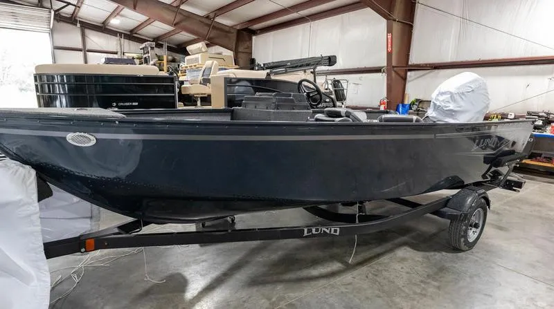 Slide: The Image of Lund 1650 Angler SS 2024 - 19