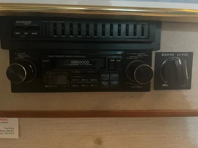 Slide: The Image of Kenwood receiver & AM/FM - 22