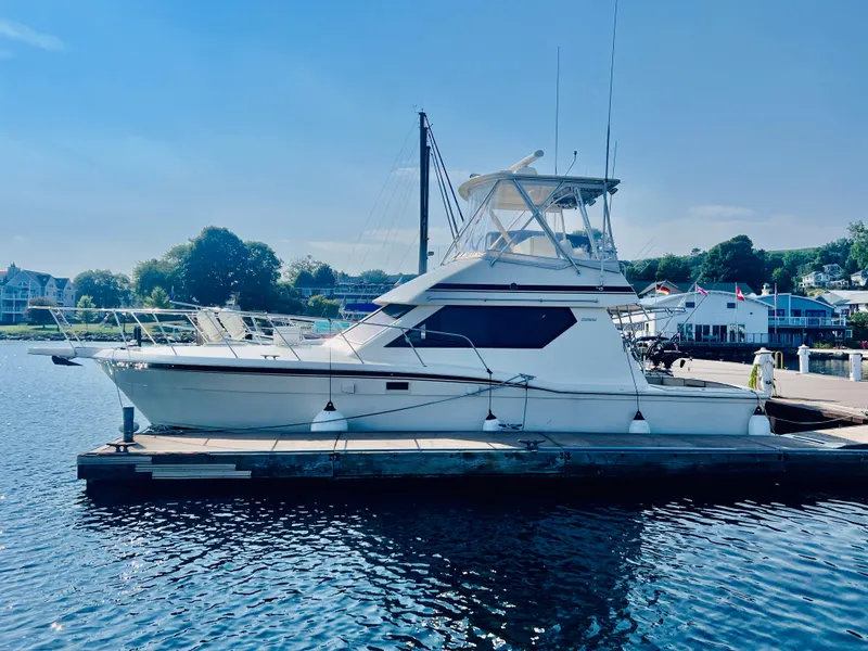 Slide: The Image of Hatteras 38 Convertible 1988 - 2