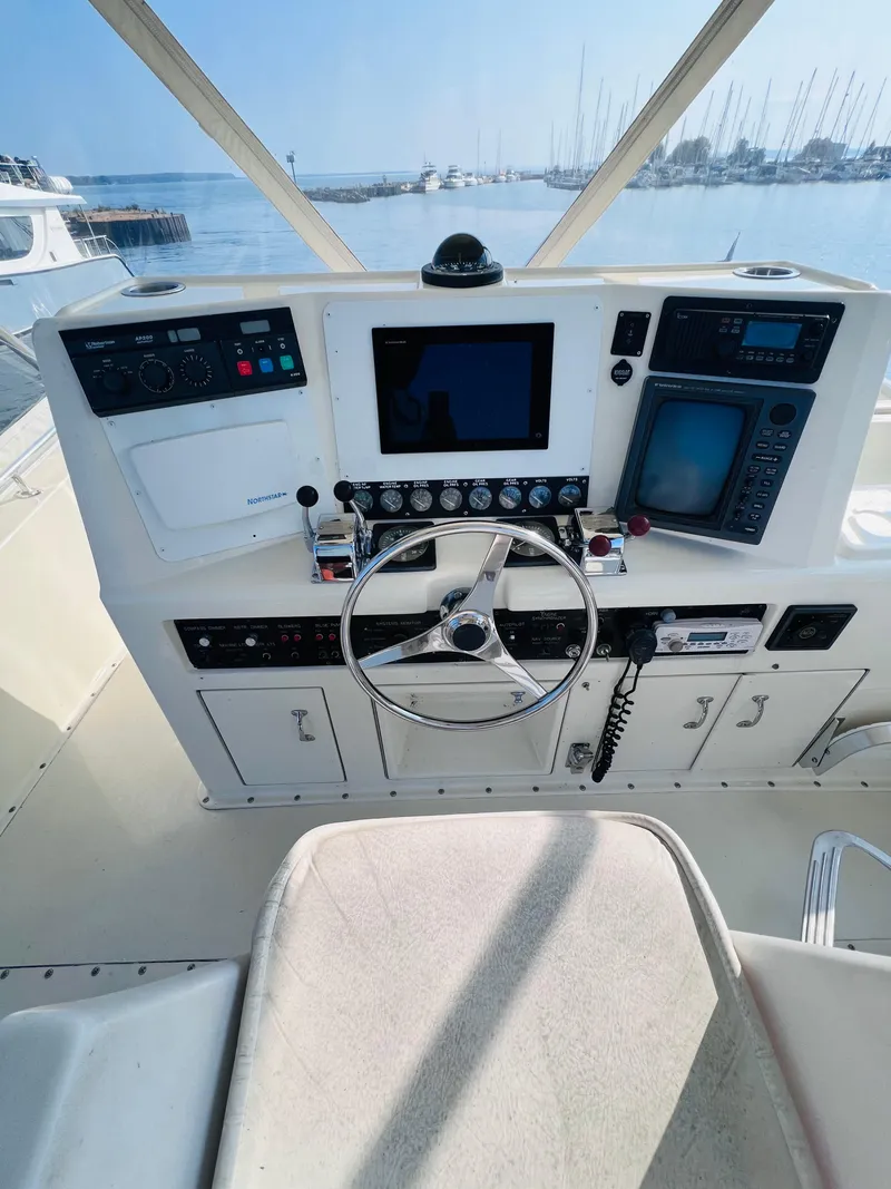 Slide: The Image of Hatteras 38 Convertible 1988 - 9