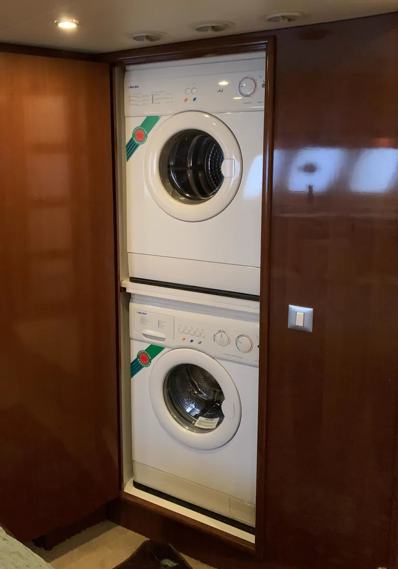 Slide: The Image of Carver 56 Voyager 2007 - 106